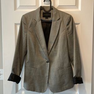 Similar to previous listing, in grey Lovely fabric & button. Herringbone Blazer